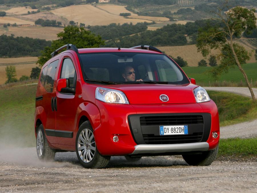  Fiat Qubo Trekking 2009 года  (фото 6 из 16)